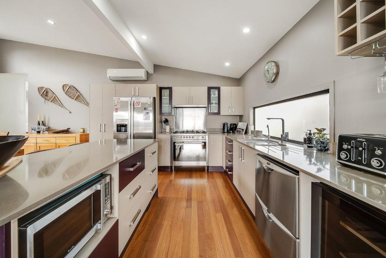 Ned Kelly'S Retreat - Stunning 3Br Townhouse L Lake Views L Wifi L Bbq ジンダバイン エクステリア 写真