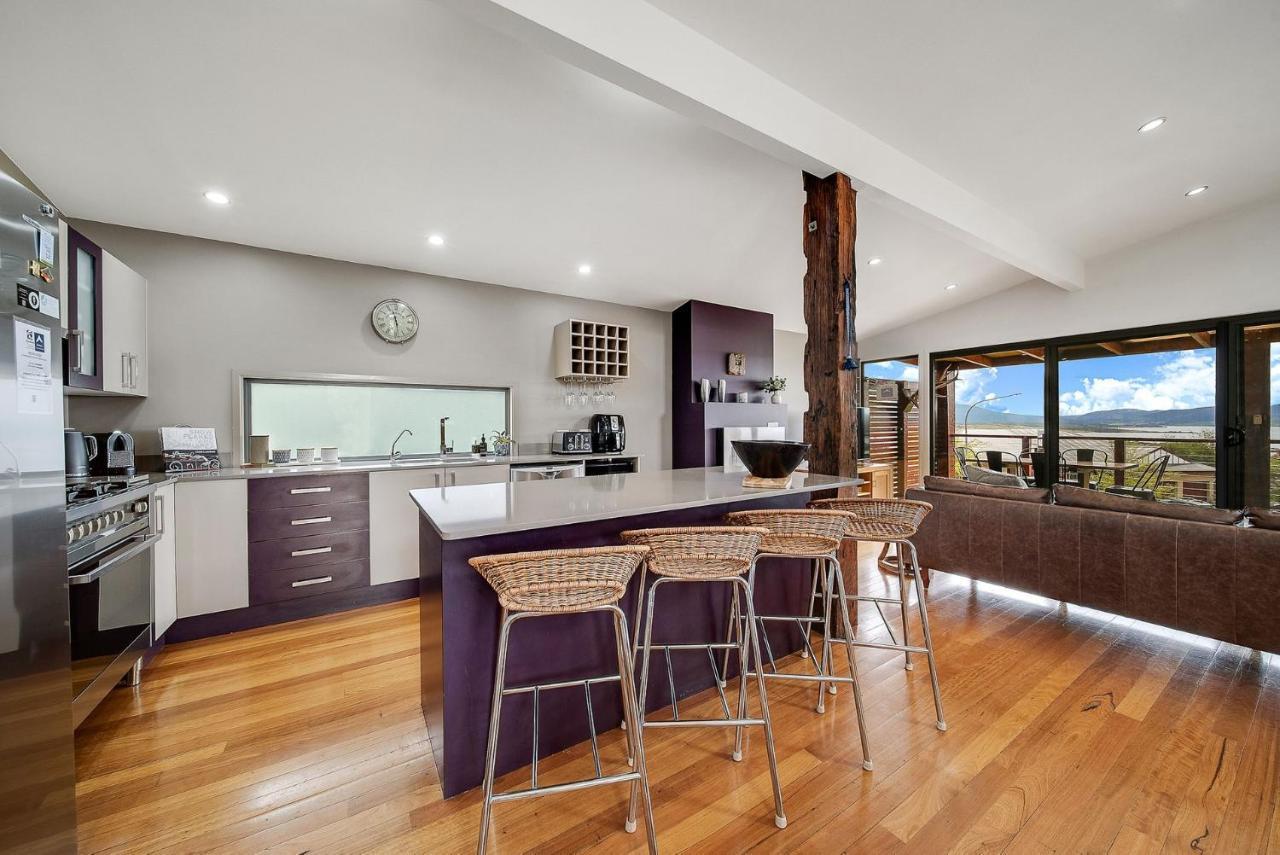 Ned Kelly'S Retreat - Stunning 3Br Townhouse L Lake Views L Wifi L Bbq ジンダバイン エクステリア 写真