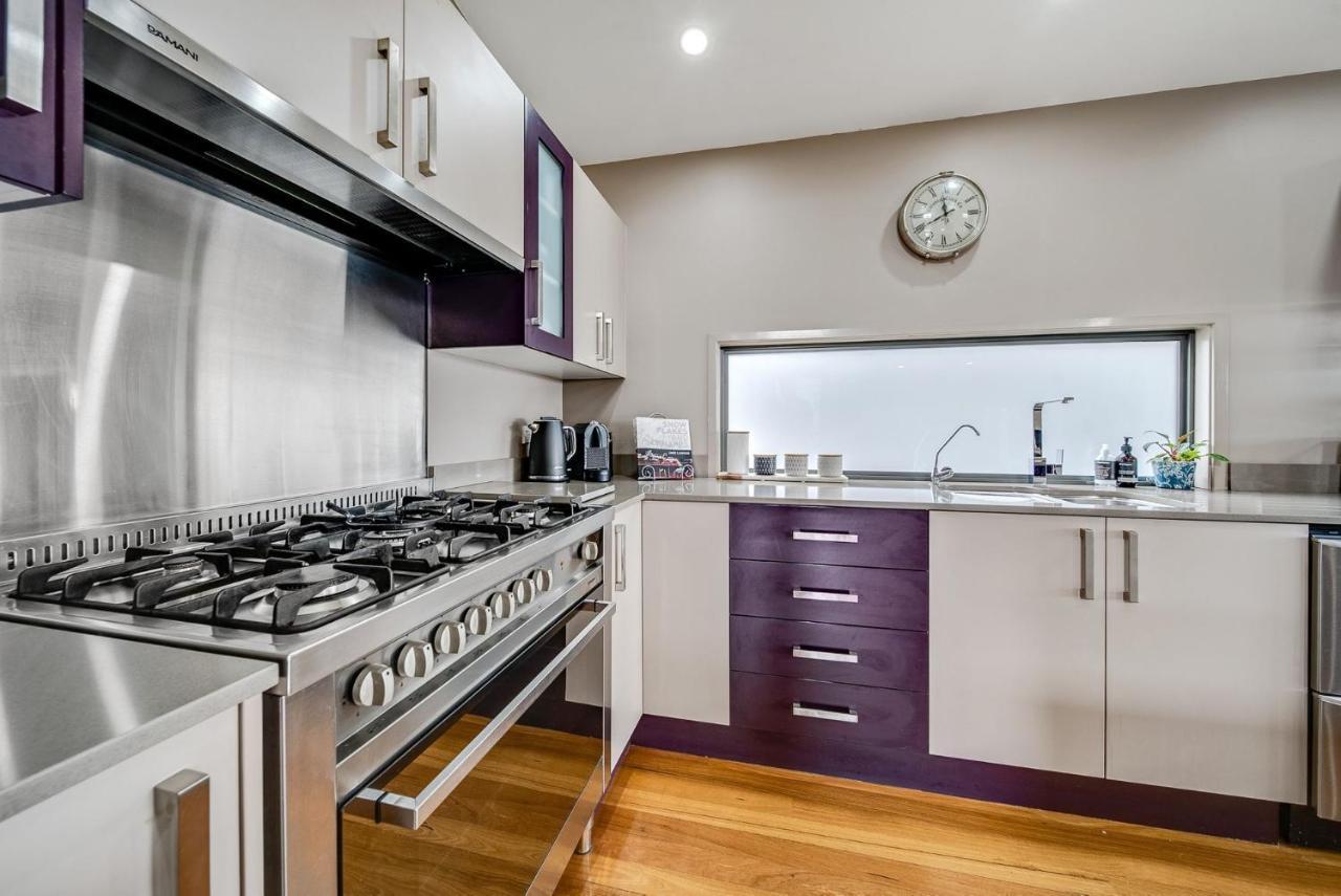 Ned Kelly'S Retreat - Stunning 3Br Townhouse L Lake Views L Wifi L Bbq ジンダバイン エクステリア 写真