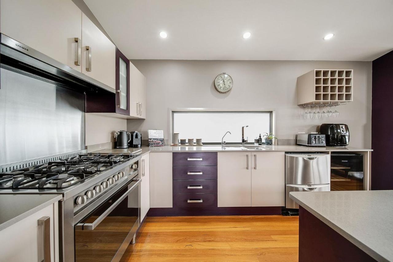Ned Kelly'S Retreat - Stunning 3Br Townhouse L Lake Views L Wifi L Bbq ジンダバイン エクステリア 写真