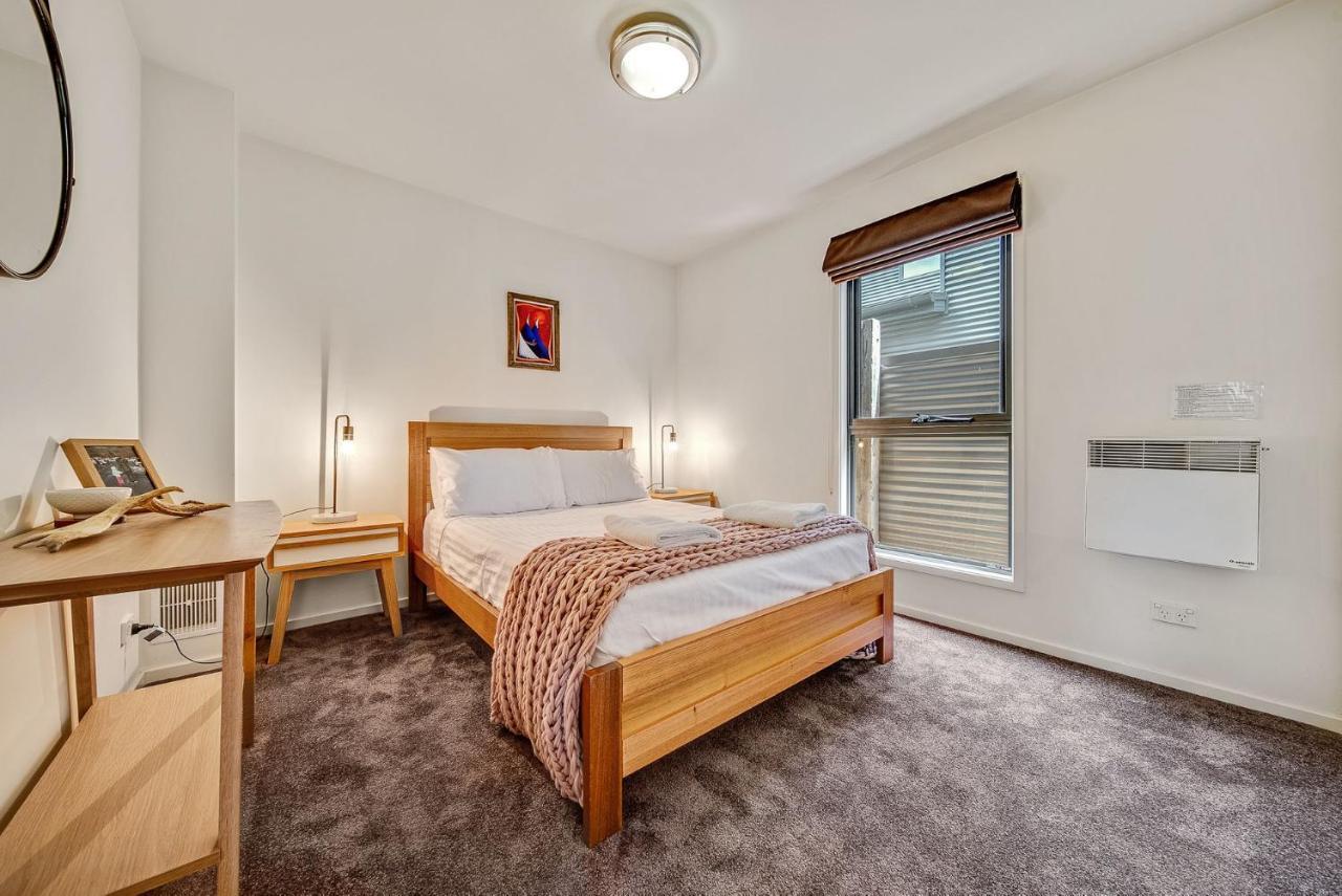 Ned Kelly'S Retreat - Stunning 3Br Townhouse L Lake Views L Wifi L Bbq ジンダバイン エクステリア 写真